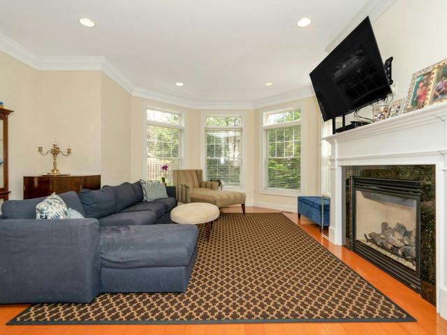 25 E Linden, Englewood, US, NJ