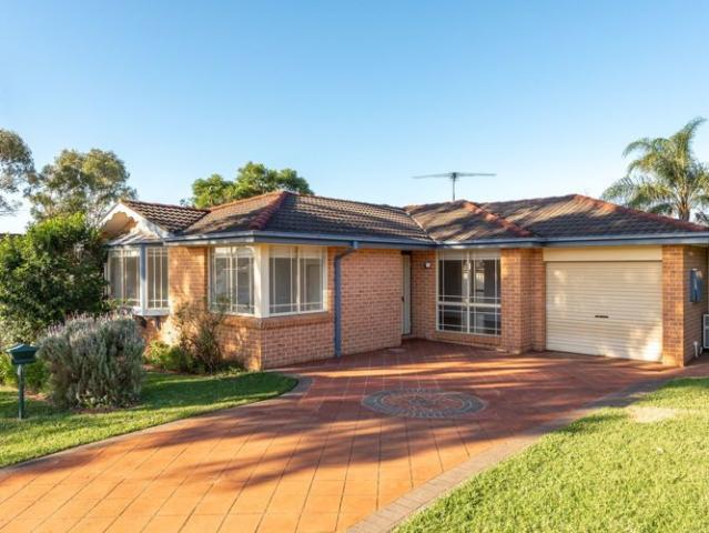 25 Elliot Place, St Helens Park
