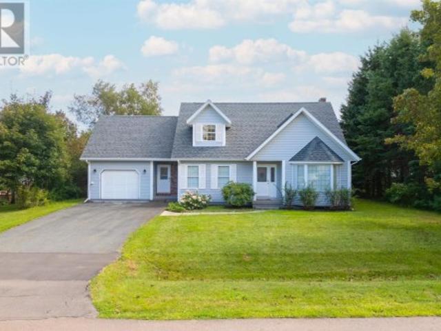 25 England Circle, Charlottetown, PE, C1E 1W6 house for sale | Listing ID 202622 | Royal LePage