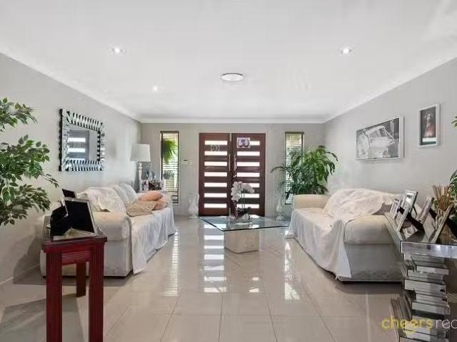 25 Estoril Street, Robertson, QLD 4109
