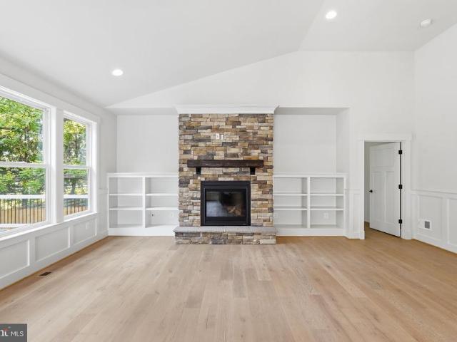 25 Fisher Lane