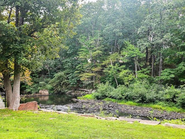 25 Fownes Mill Court