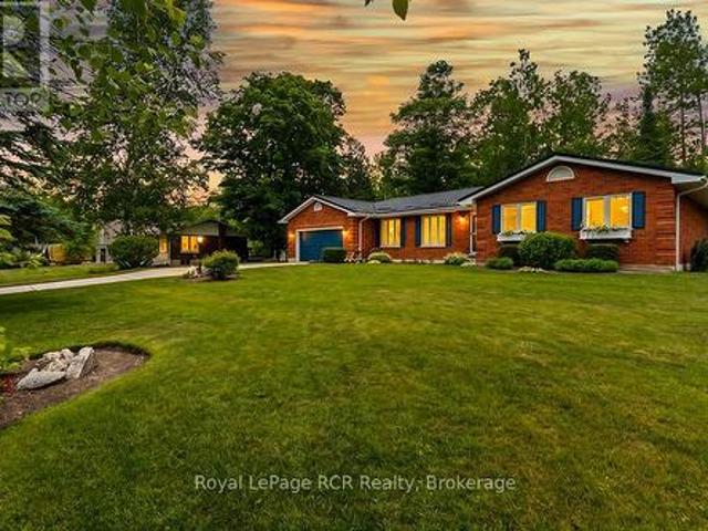 25 Graham Crescent N, South Bruce Peninsula, ON, N0H 2G0 house for sale | Listing ID X13488 | Royal LePage