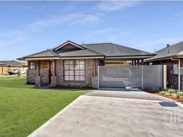 25 Guthrie Crescent, Thornton Townhouse for rent Listed by Je.
