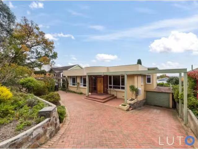 25 Hamelin Street, Narrabundah House for rent Listed by Chaun.