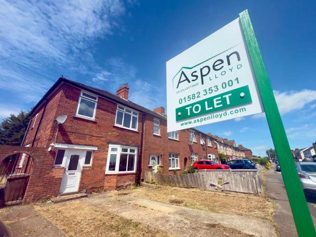 25 Hart Lane, Luton LU2, 3 bed terraced house to rent, £1,800 pcm | PrimeLocation