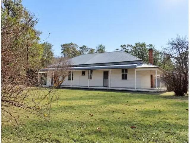 25 Haydons Lane, Blandford House for rent Listed by Monique M.