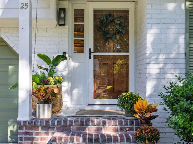 25 Hillcreek Boulevard