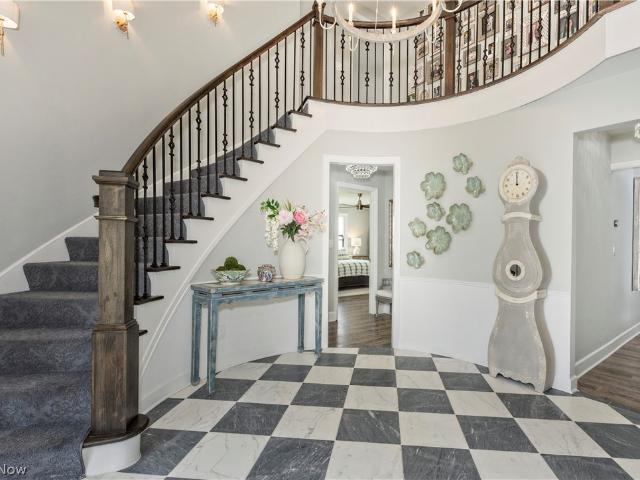 25 Hopewell Trail