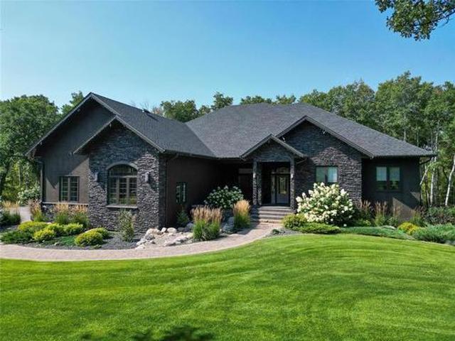 25 Howard Street, Carberry, MB, R0K 0H0 Luxury House for sale | Listing ID 202620 | Royal LePage Carriage Trade Luxury Properties