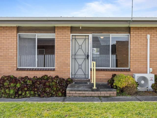 2/5 Ivanhoe St, Wendouree, VIC, 3355