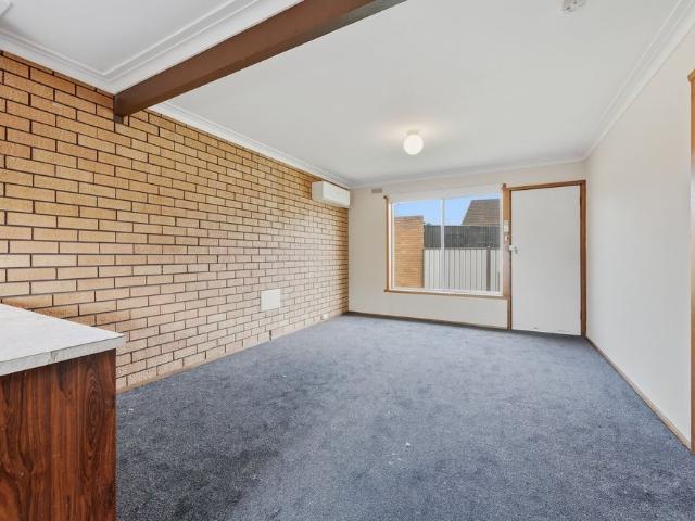 2/5 Ivanhoe St, Wendouree, VIC, 3355