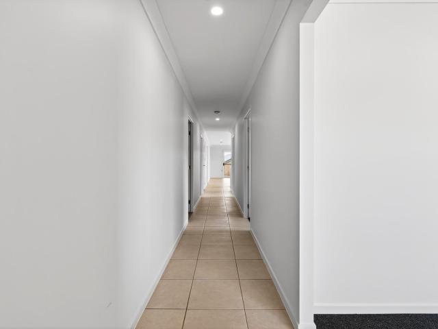 25 Jacana StreetGlenvale QLD 4350, Australia
