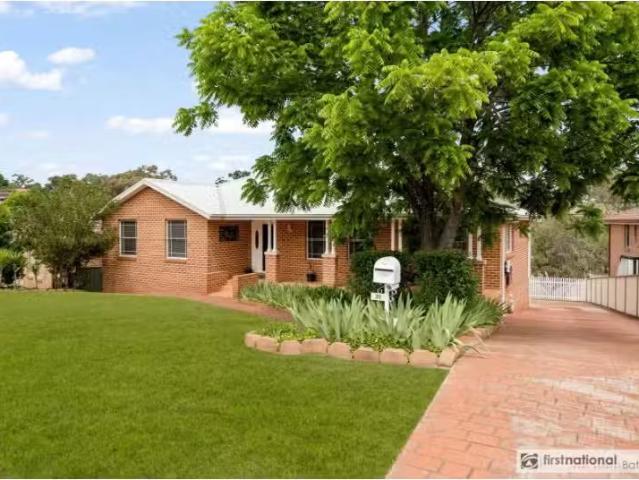 25 Kurumben Place, West Bathurst House for rent Listed by Bat.