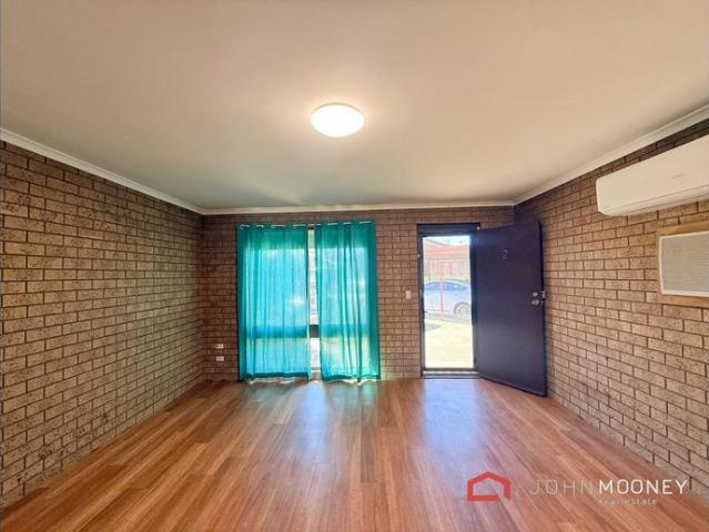 2/5 Lampe Avenue, Wagga Wagga
