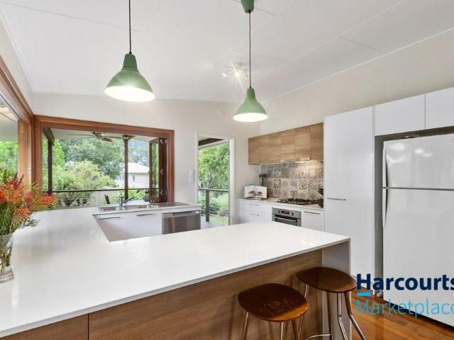 25 Landstead Street, OXLEY, QLD 4075