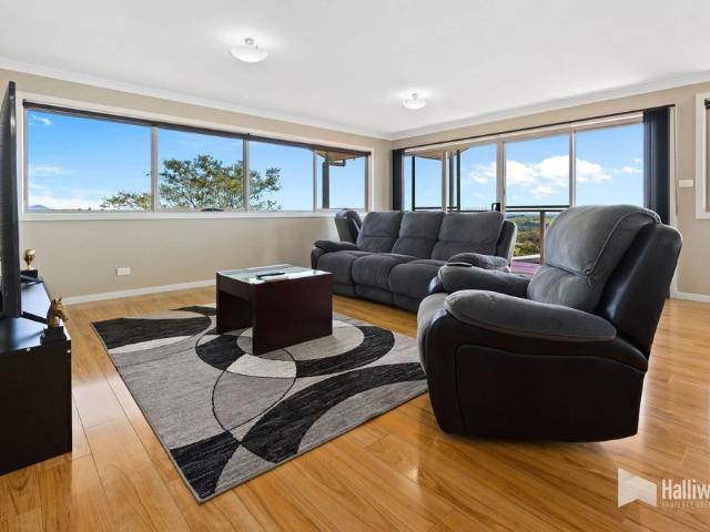 25 Leary Avenue, Stony Rise TAS 7310