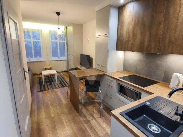 25 m² wyremontowane mieszkanie z aneksem kuchennym polecam