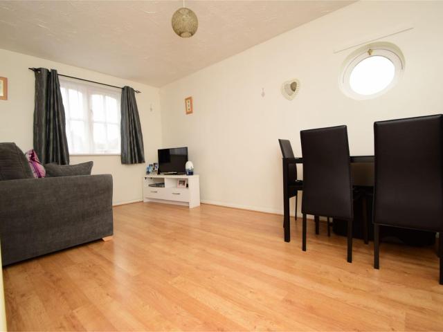 25 Mandela Way, London, SE1