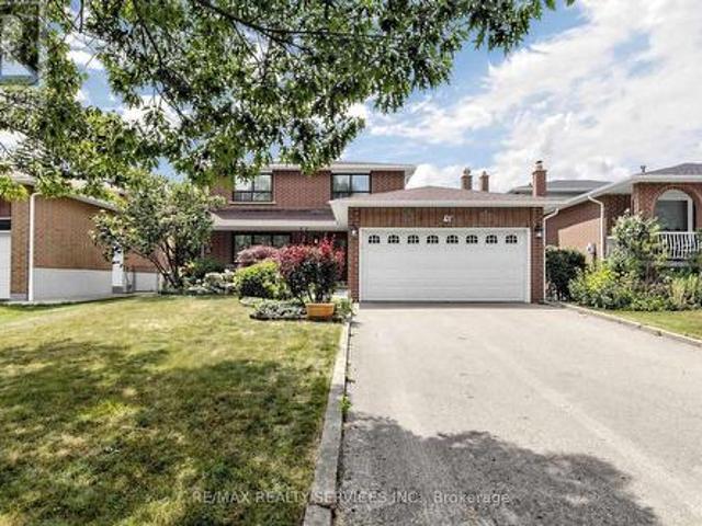 25 Malcolm Crescent, Brampton, ON, L6S 3C7 house for sale | Listing ID W13607 | Royal LePage