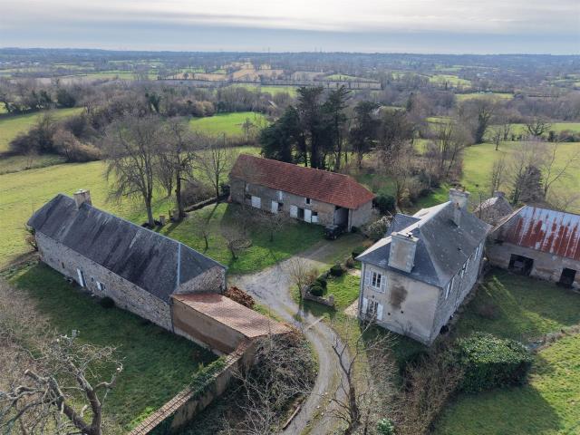 25 minutes de la mer au milieu de 12 hectares 185m² Marigny Le Lozon