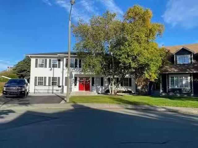 25 Mountbatten Drive, St. John'S, NL, A1A 3Y1 Luxury House f.