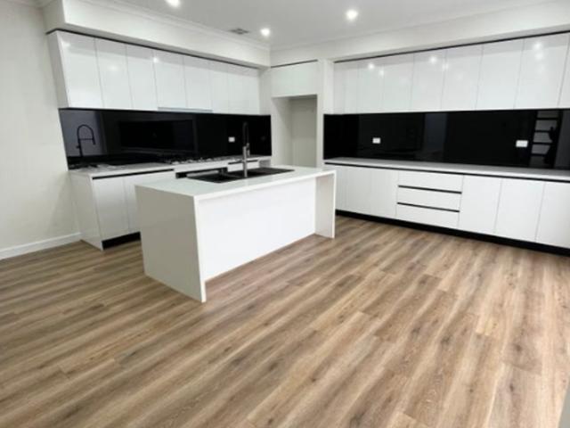 25 Nubeena CrescentDonnybrook VIC 3064, Australia