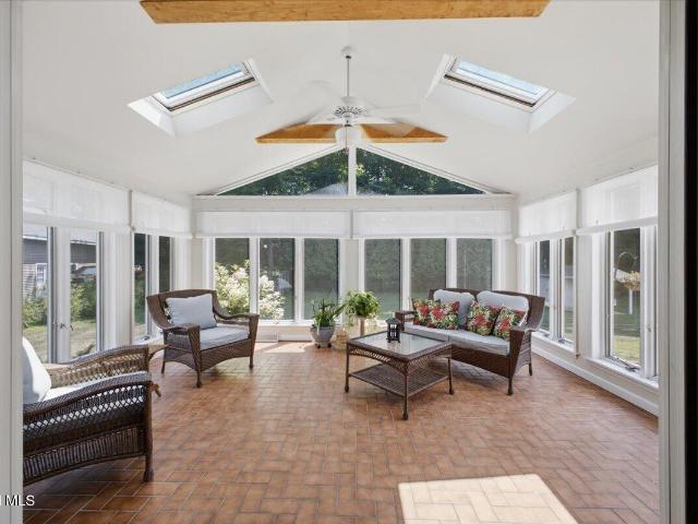 25 Pico Road