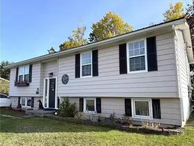 25 Prince William St, St George, NB, E5C 3L7 house for sale.