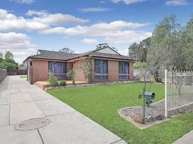25 Queen Street, REVESBY House for rent Listed by Crystal Ant.