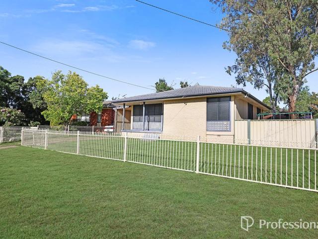 25 Quinn StreetWest Tamworth NSW 2340, Australia