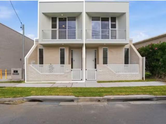 25 Railway St, Merewether House for rent Listed by Love Renta.