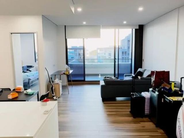 25 Rothschild Ave, Sydney
