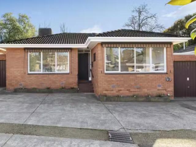 2/5 Rowland Street, Mont Albert VIC 3127 Unit Auction