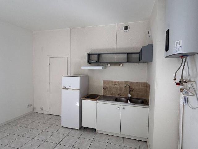 25 RUE DU BOEUF SAINT PATERNE LIBRE
