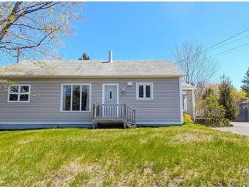 25 Rue Du Portage St, Caraquet, NB, E1W 1A8 house for sale | Listing ID NB140704 | Royal LePage