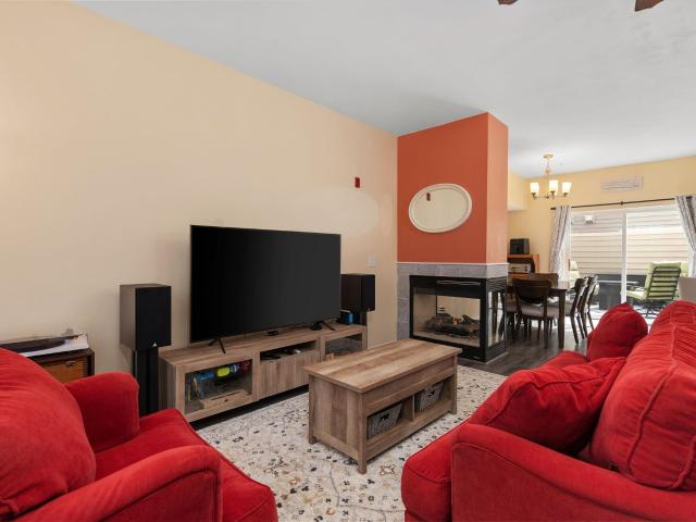 25 S Gardens Way