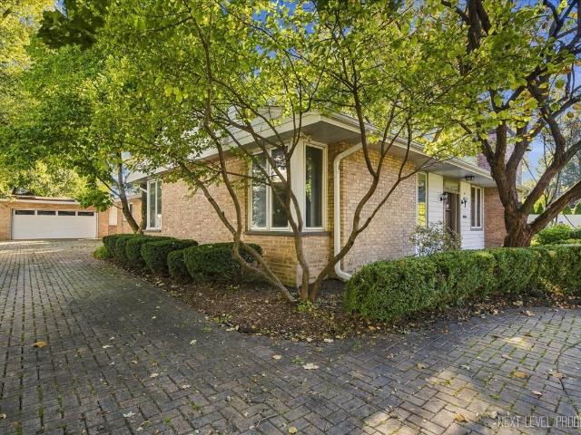 25 S Lincoln Avenue