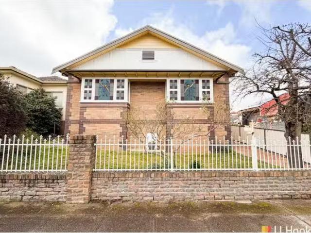 25 Sandford Avenue, Lithgow House for rent Listed by Lynette.