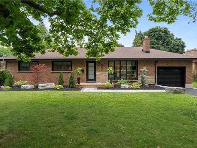 25 Seneca Crescent, Brantford, ON, N3R 1K3 house for sale | Listing ID 40850 | Royal LePage