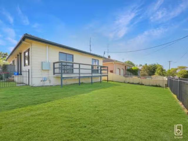 25 South Street, KILLARNEY VALE House for rent Listed by Crai.