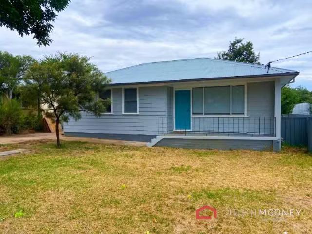 25 Spooner Avenue, Mount Austin House for rent Listed by John.