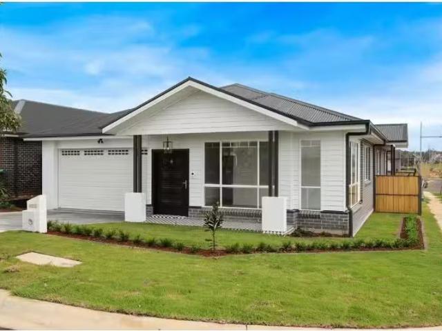 25 Swallow Loop, ORAN PARK House for rent Listed by Team Radz.