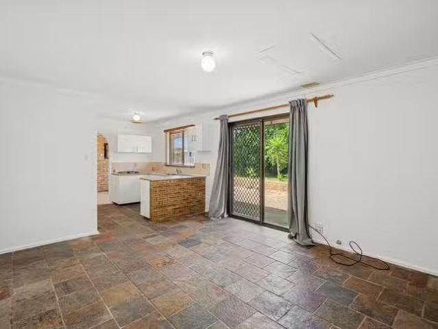 25 Swanley Street, Marangaroo, WA 6064