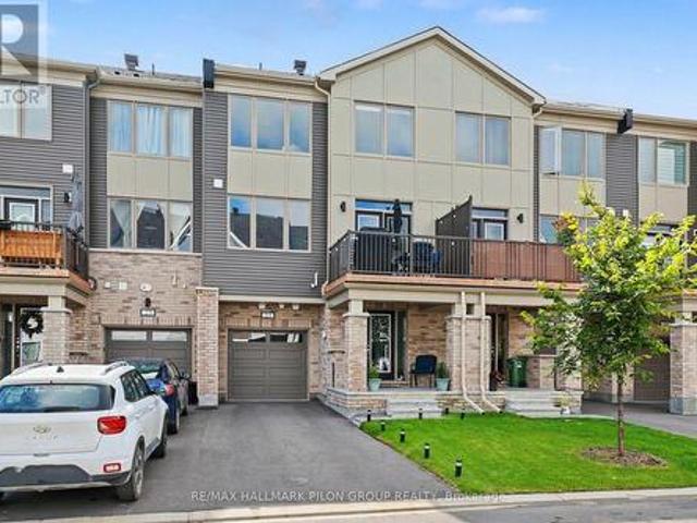 25 Stitch Mews, Ottawa, ON, K0A 2Z0 house for sale | Listing ID X13730 | Royal LePage