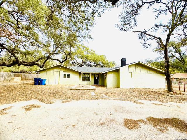 25 Sunrise Dr, Pleasanton, TX 78064 | MLS #1938