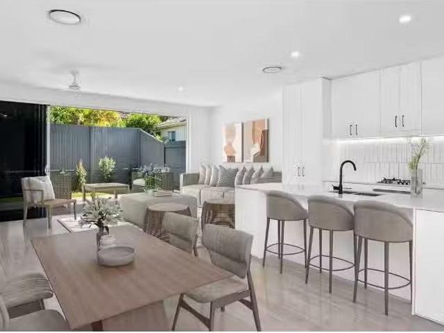 25A Brinawa Street, Mona Vale Townhouse for rent Listed by Ri.