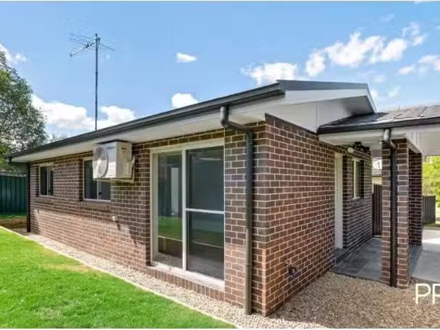 25A Butler Cres, South Penrith House for rent Listed by Nicol.