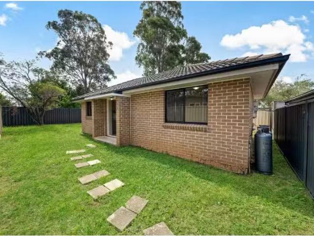 25a Kilbride Avenue, DHARRUK House for rent Listed by Brooke.