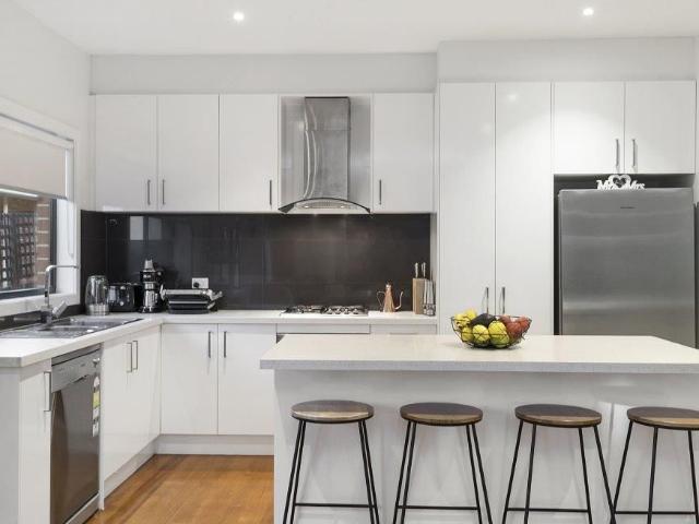 25A Inverness Street Endeavour Hills, VIC 3802